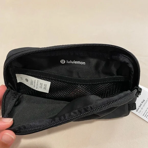 NWT! Lululemon MINI BELT BAG in Black - Picture 10 of 13